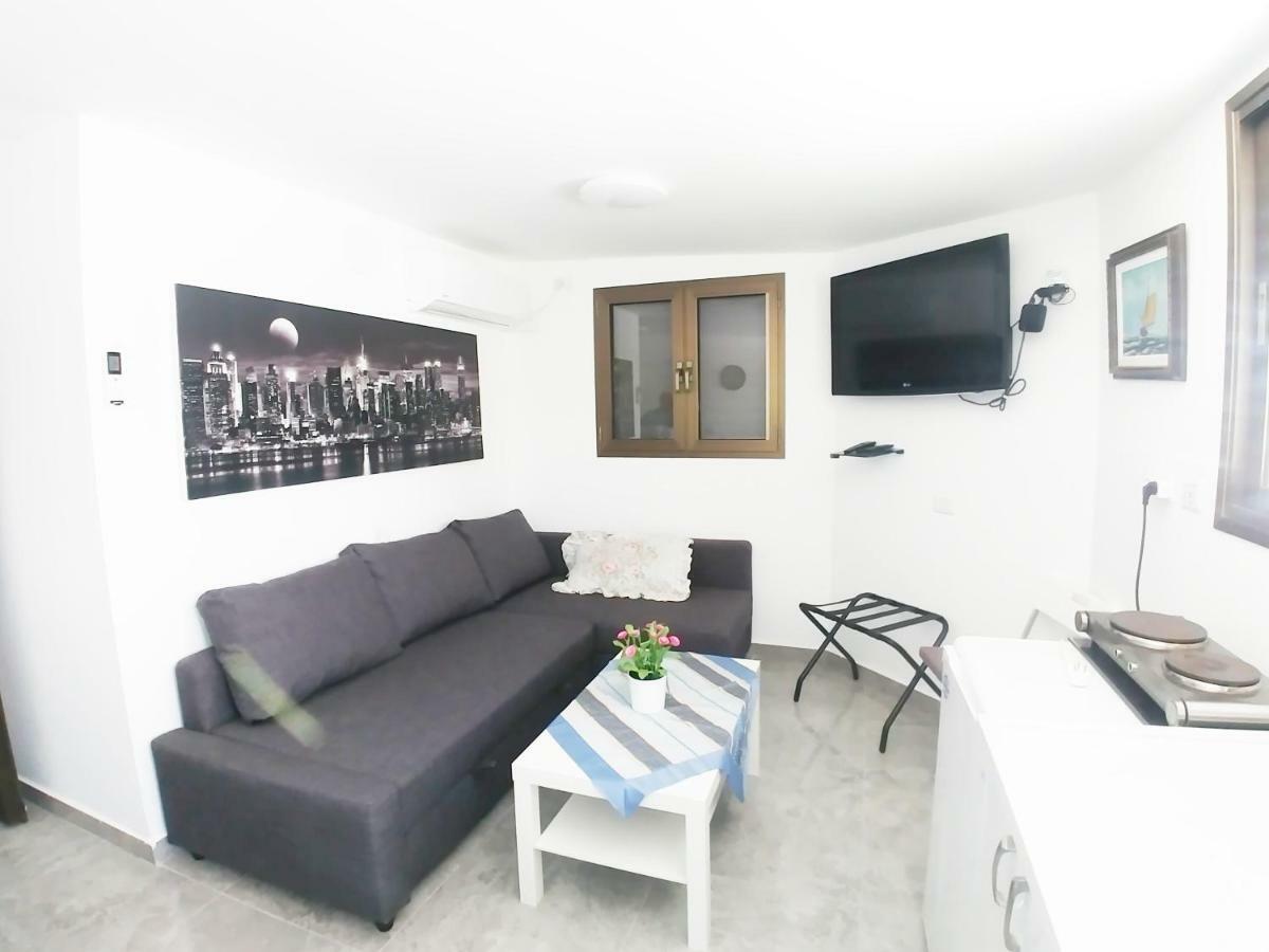Carmela House Apartment Arad Bagian luar foto